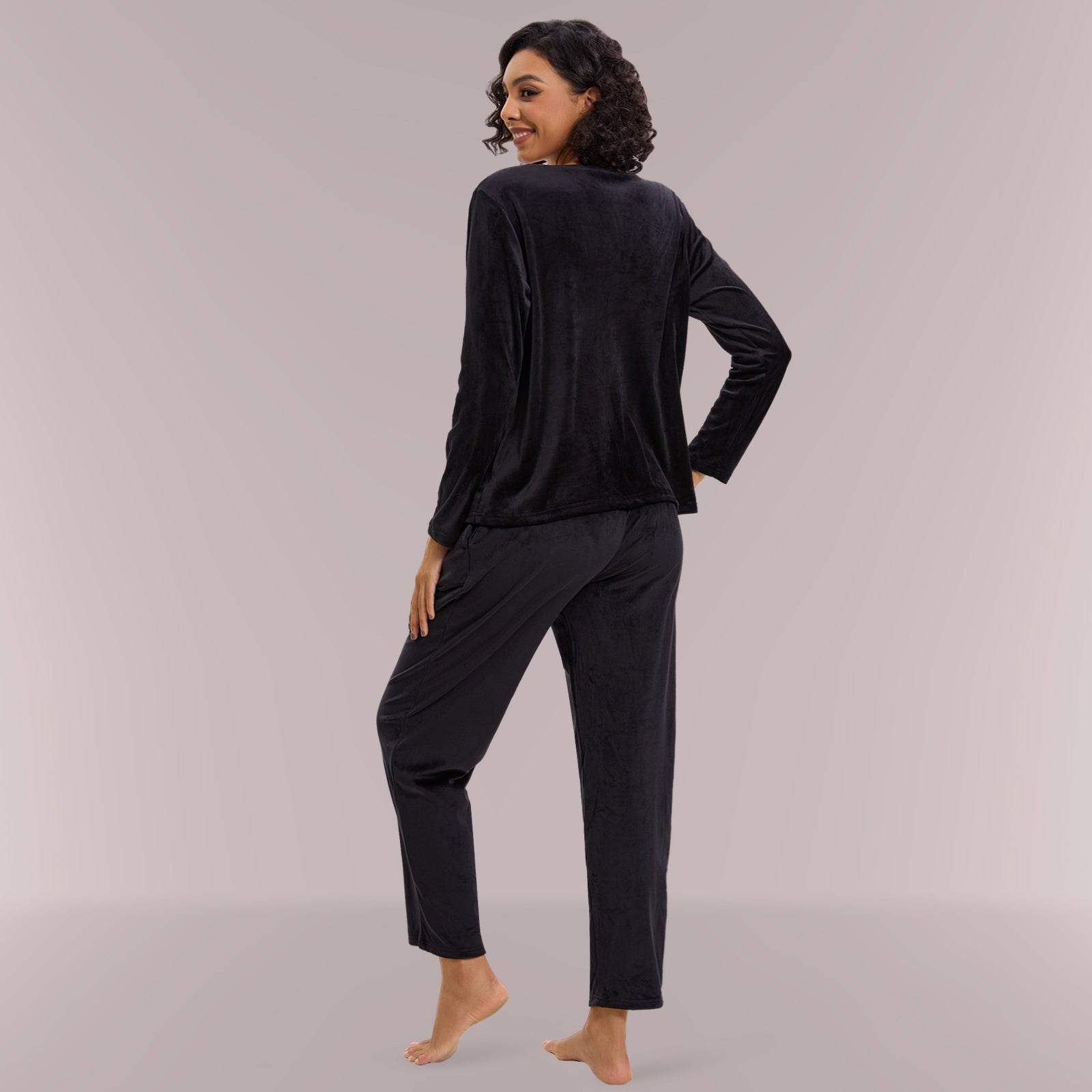 Mnamo Velvet Lounge Set - Relaxed Fit Crew Neck Top and Wide-Leg Pants