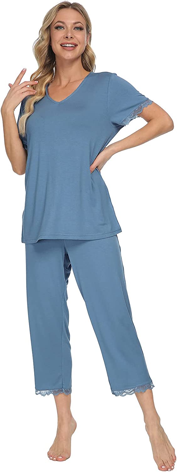 DE Mnemo Schlafanzug Damen Kurzarm Pyjama Capri mit V-Ausschnitt und Caprihose 2 Stück Weiche Nachtwäsche Loungewear mit Spitzendekoration